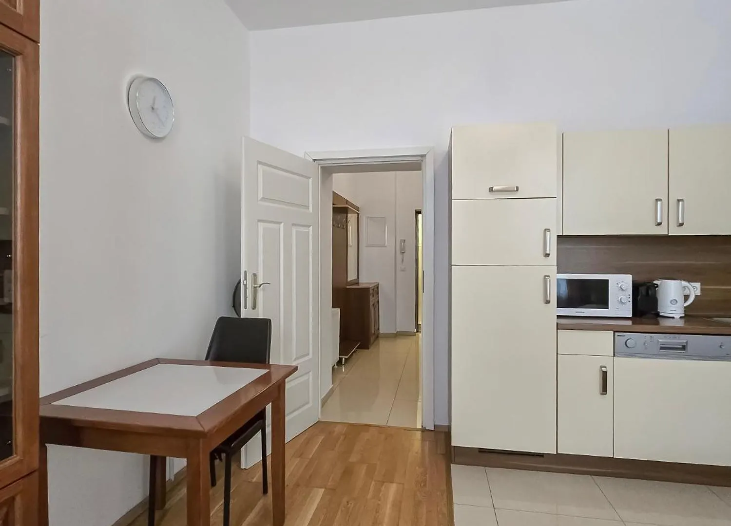 Charming One-Bedroom Apartment Near Millennium 维也纳
