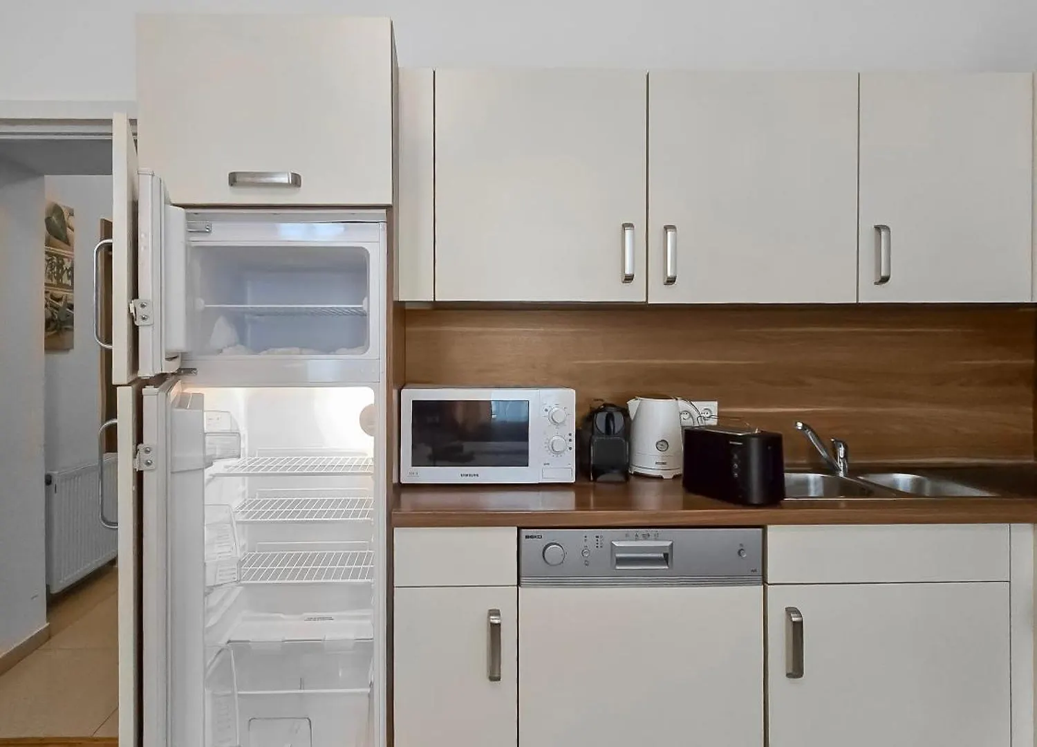 Charming One-Bedroom Apartment Near Millennium 维也纳